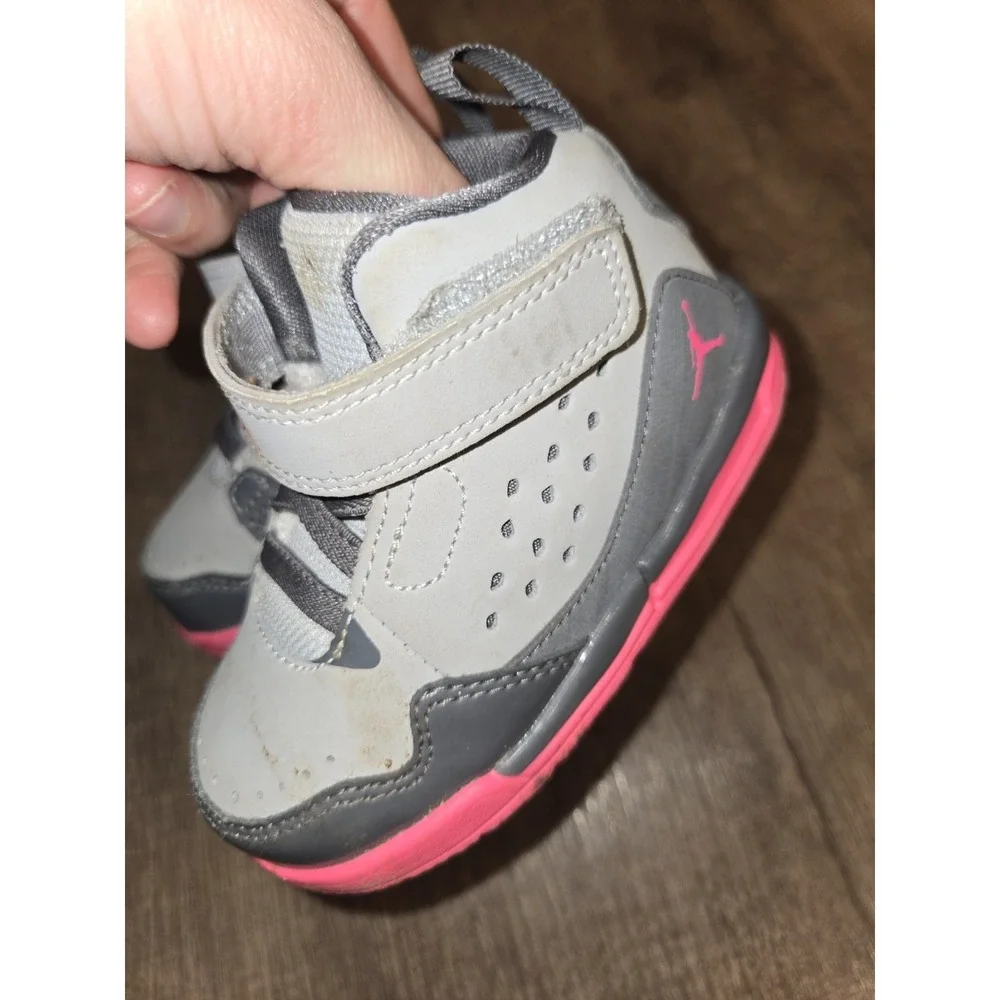 Kids Air Jordan‎ Flight Basketball Shoes Pink Grey Size 5C 645052-018